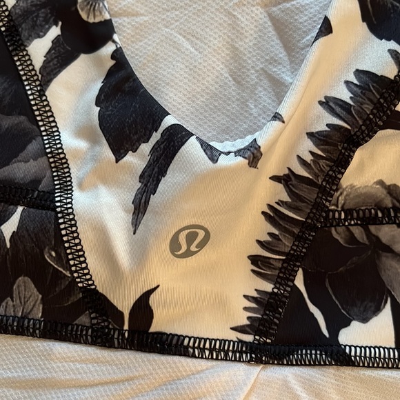 Lululemon tank top, size 6, white - Picture 3 of 4